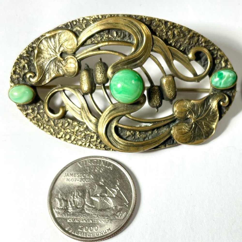 Fantastic Art Nouveau Brooch Brass Green Peking Glass Cabochons Nature Theme Pin - Picture 7 of 7
